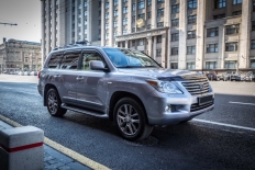 Lexus LX570