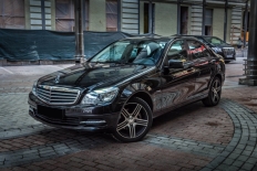 MERCEDES-BENZ C180